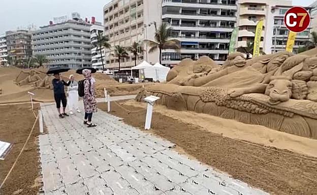 El ángel de Pepe Dámaso se hace arena en Las Canteras